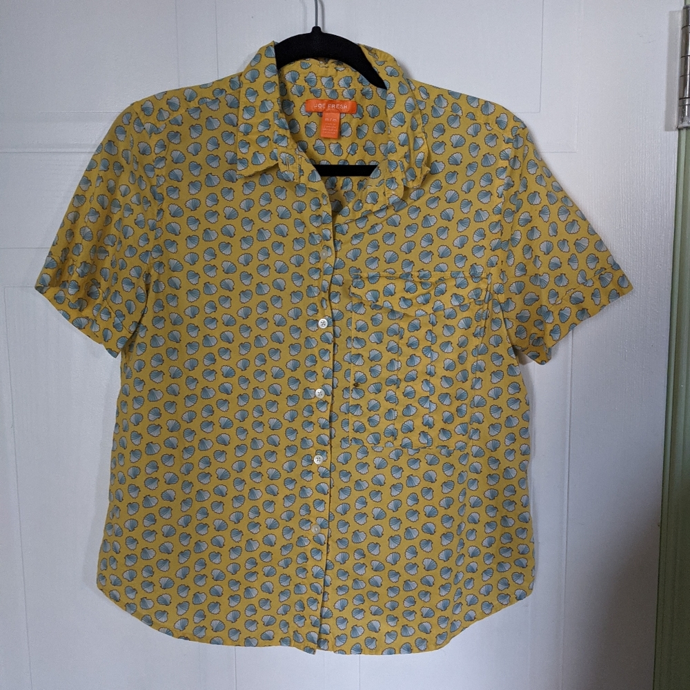 Short Sleeved Seashell Patterned Button Up